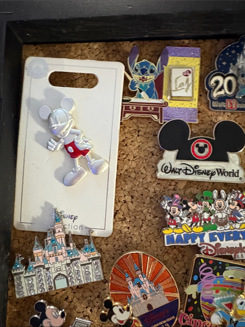 UPDATED ✨Disney Collectible lot of pins annual passholder LELR rare pins Paris✨ - Picture 7 of 17